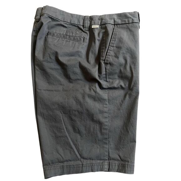 Magellan flat front shorts size S - Picture 8 of 10